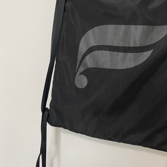 Fabletics Black Quilted Logo Drawstring Bag - Picture 5 of 6